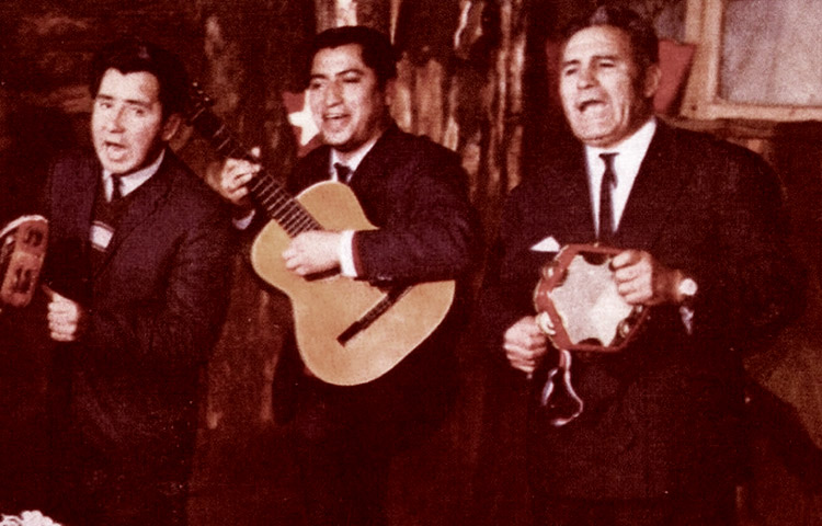 Qué estilo musical tocan Los Chileneros