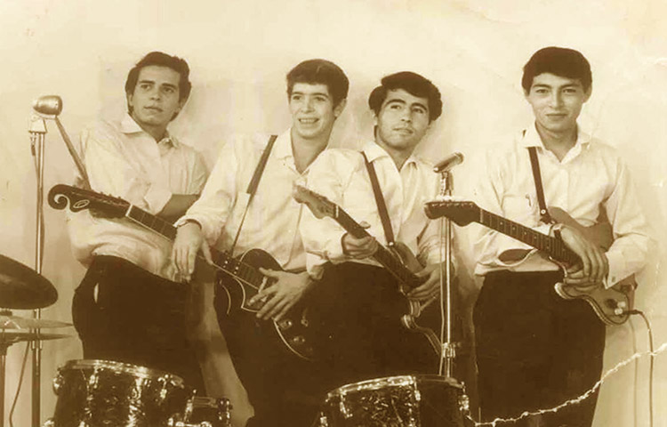 Qué estilo musical tocan Los Saicos