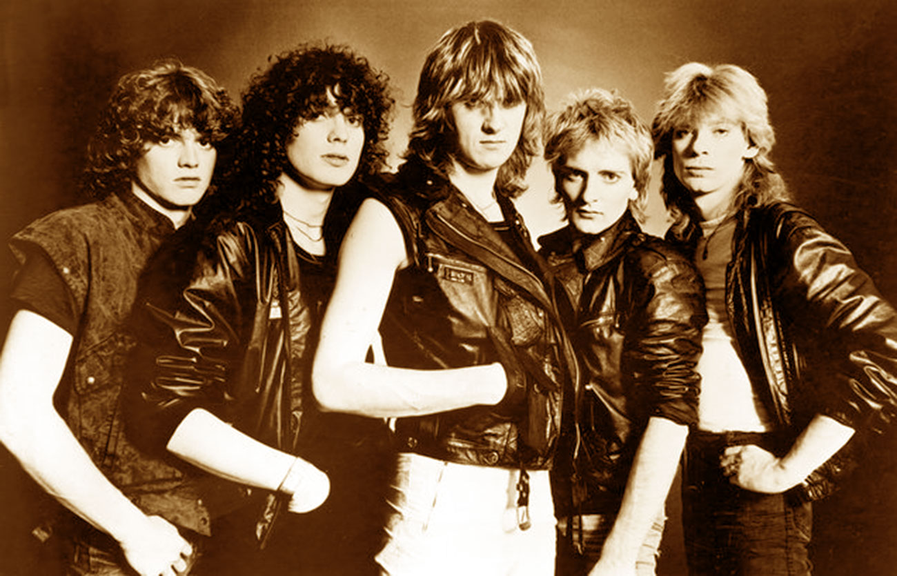 Qué estilo musical tocan Def Leppard