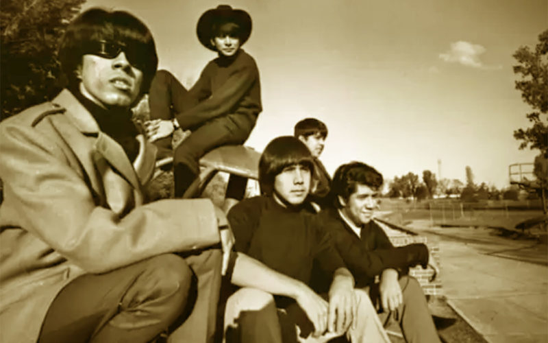 Qué estilo musical tocan Question Mark & the Mysterians