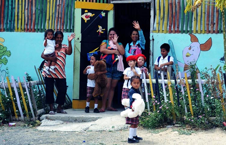 En que idiomas se habla en Ecuador