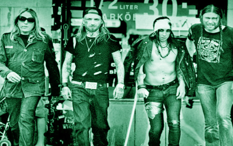 Qué estilo musical tocan Backyard Babies