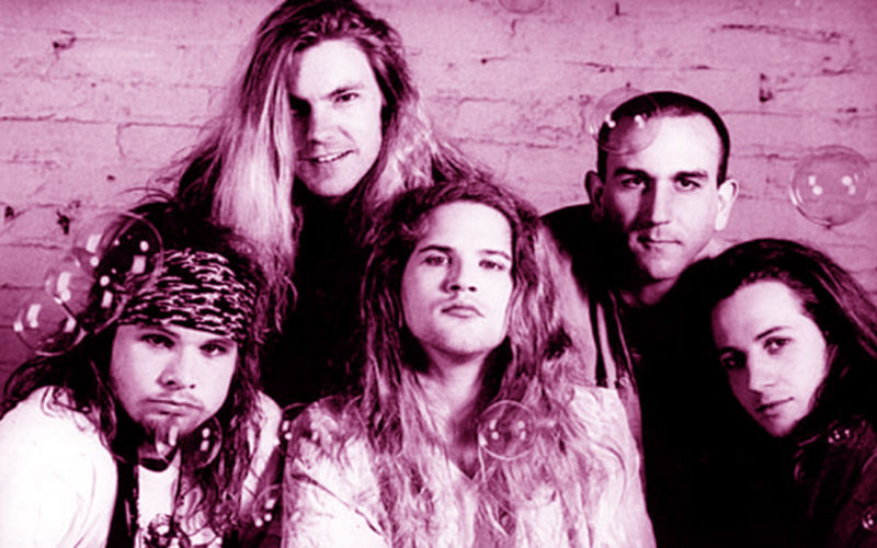 Qué estilo musical tocan Mother Love Bone