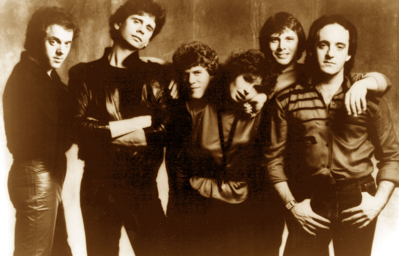 El género musical de Quarterflash es: rock y pop rock  Tiene su origen en Portland, Oregon, Estados Unidos y se formó en el año 1980.  Los miembros del grupo son: Marv Ross, Rindy Ross, Jack Charles, Rich Gooch, Rick Digiallonardo y Brian David Willis.