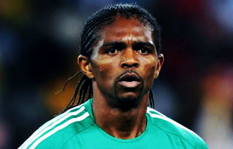 retirada de Nwankwo Kanu