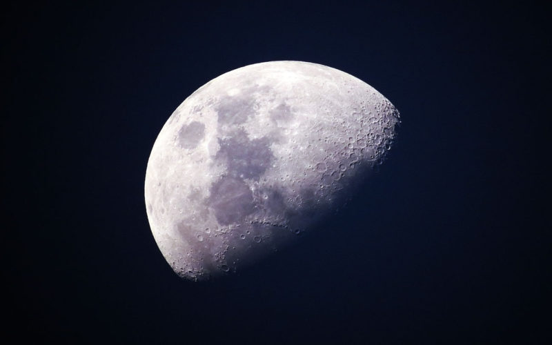 Diferencias entre la Luna y la Tierra