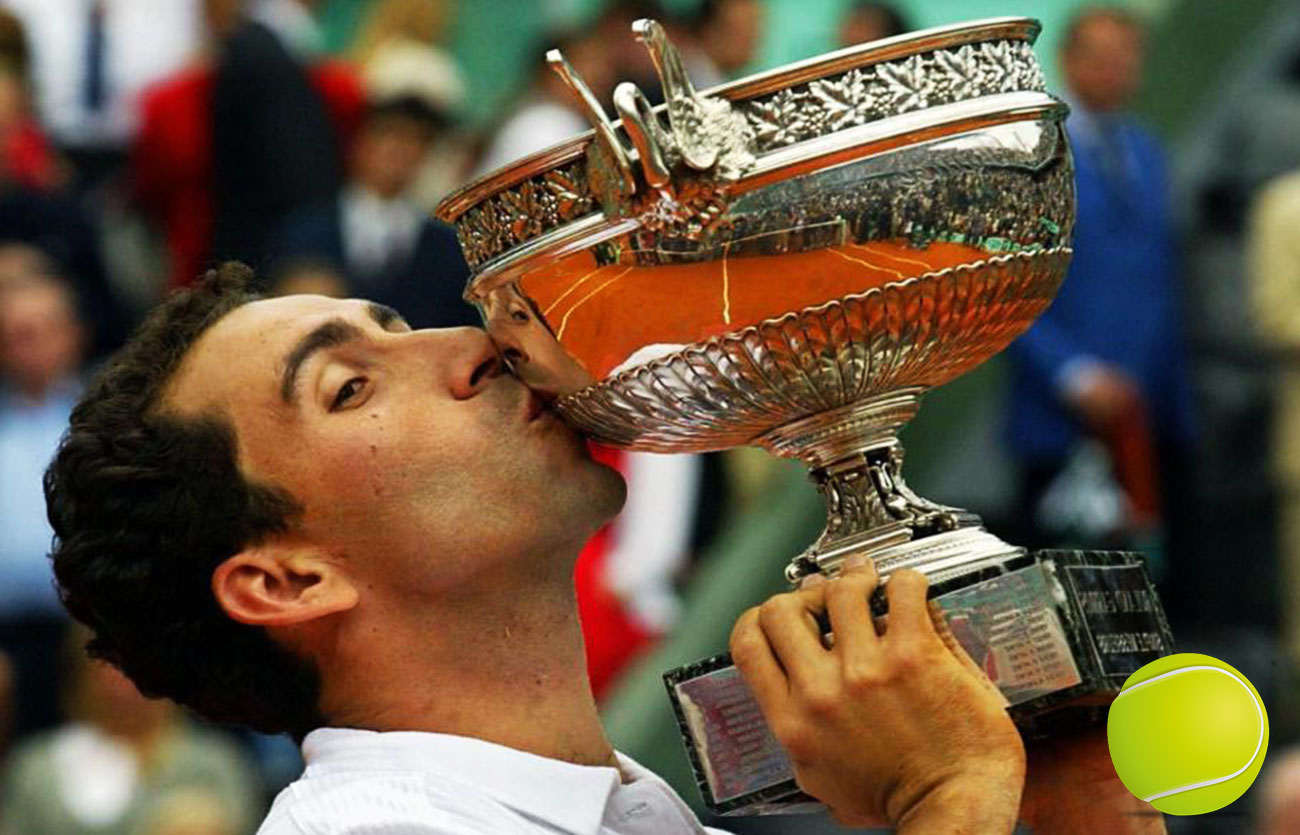 Qué tenista ganó el Torneo de Roland Garros en el año 2002