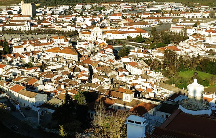 Cuántos municipios tiene el distrito de Évora