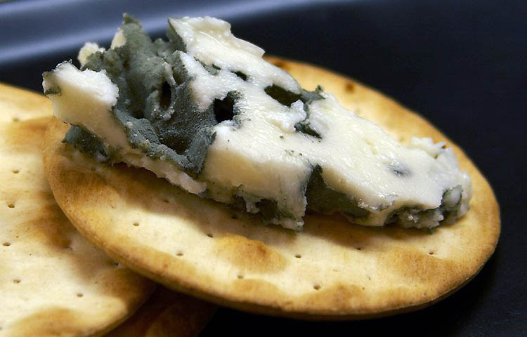 Diferencias entre queso azul y roquefort