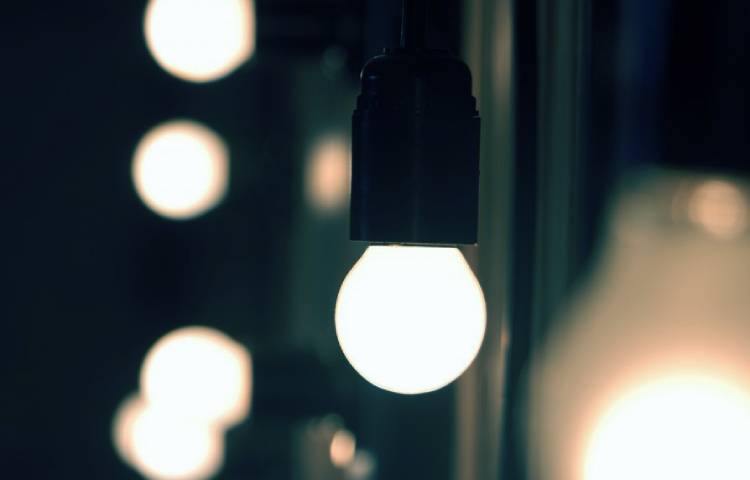 Diferencias entre bombillas incandescentes y fluorescentes