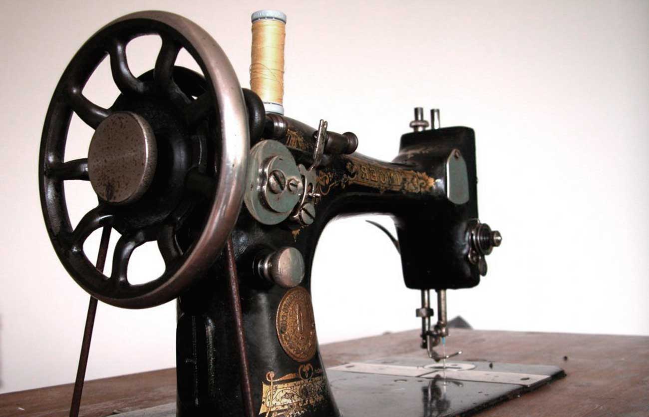 Cuándo se inventó la primera máquina de coser