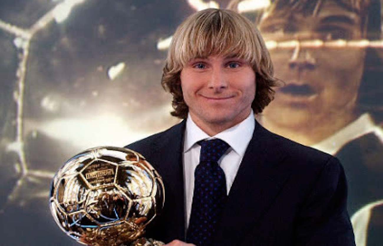 Qué futbolista ganó el Balón de Oro masculino en el año 2003