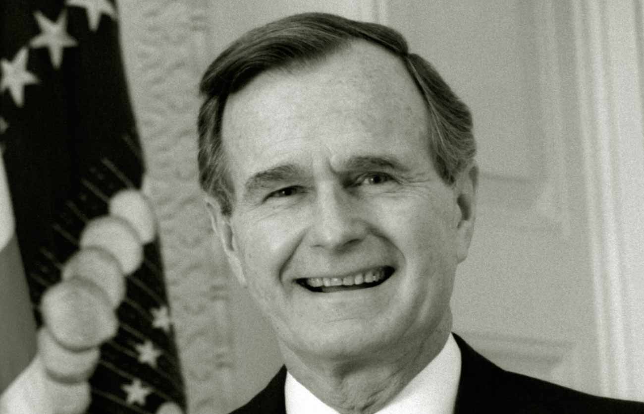 El presidente George H. W. Bush de Estados Unidos