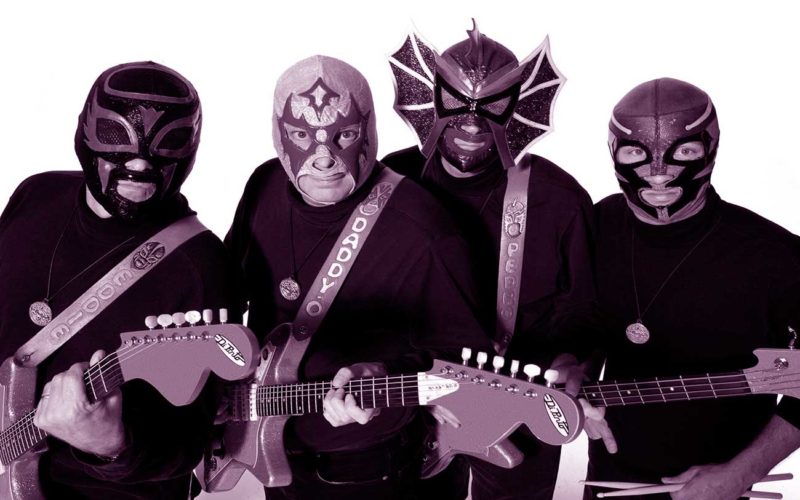 Qué estilo musical tocan Los Straitjackets