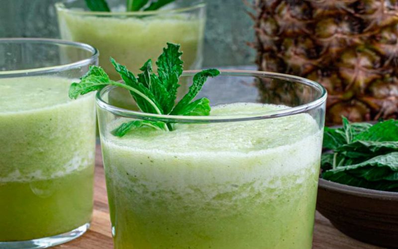 Batido de piña y menta