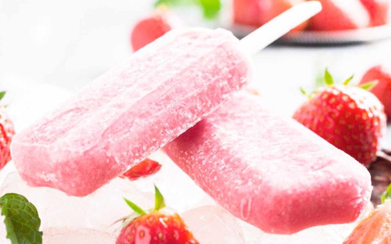 Paletas de hielo de fresa y Prosecco