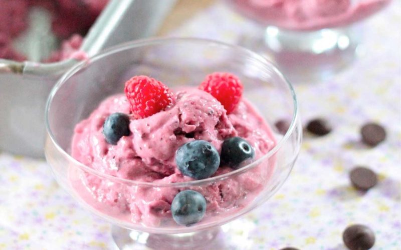 Helado de yogur de frutos rojos en 5 minutos