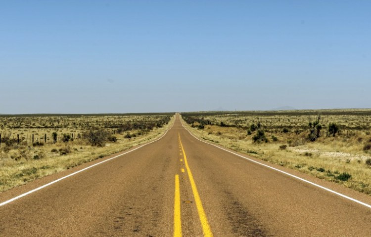 carretera en el desierto de texas