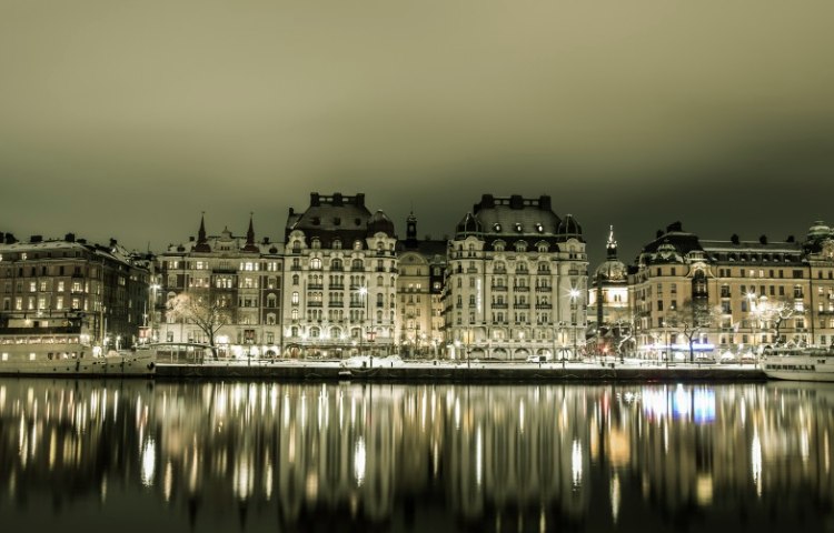 ciudad de suecia en la noche