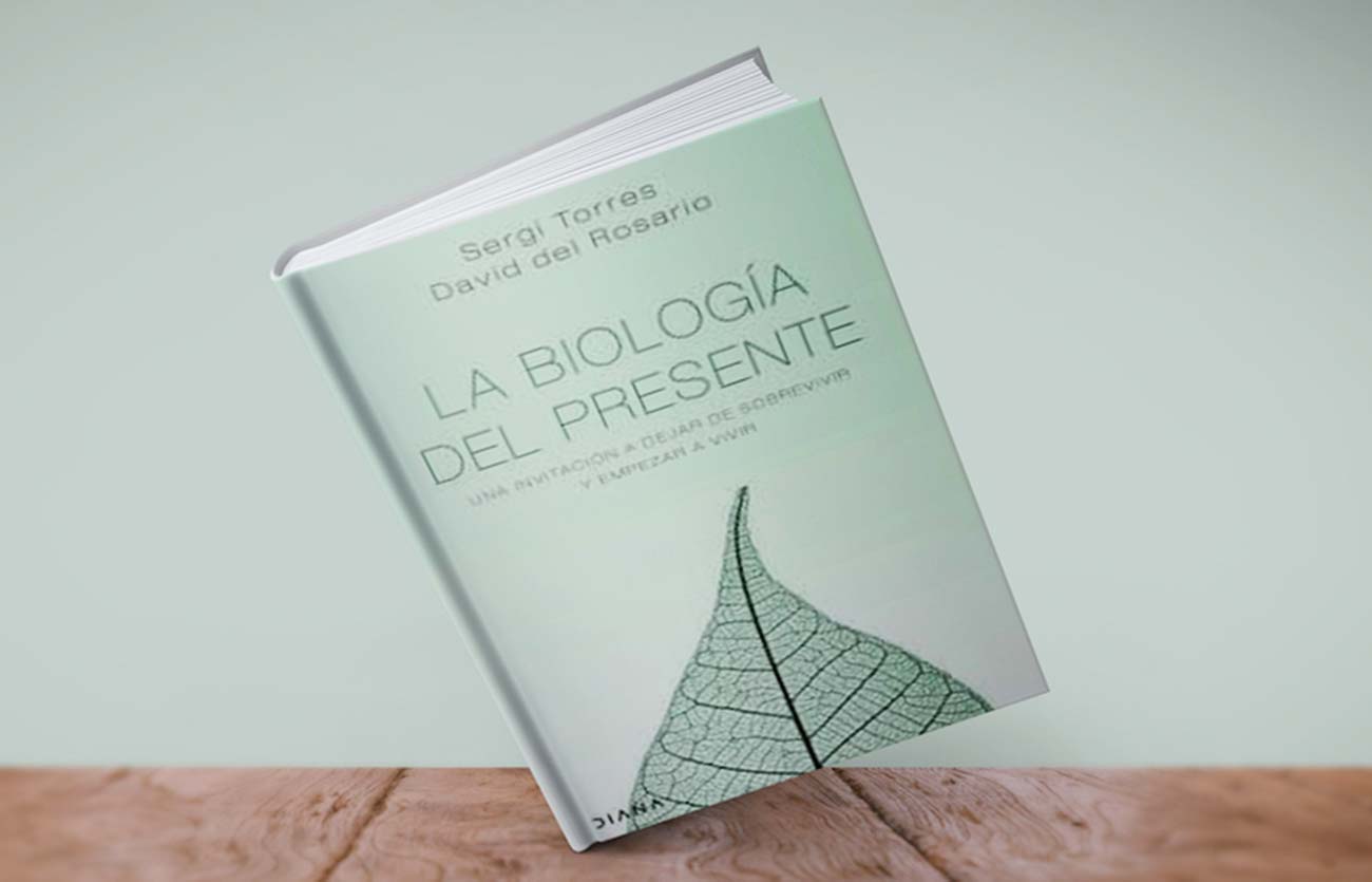 Quién es el autor de La biología del presente