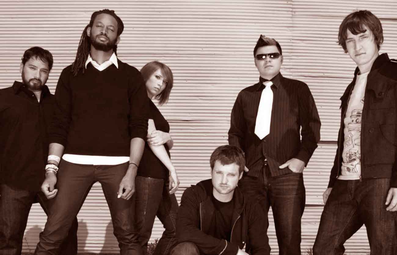 Qué estilo musical tocan Flobots