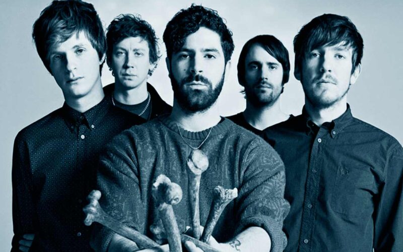 Qué estilo musical tocan Foals