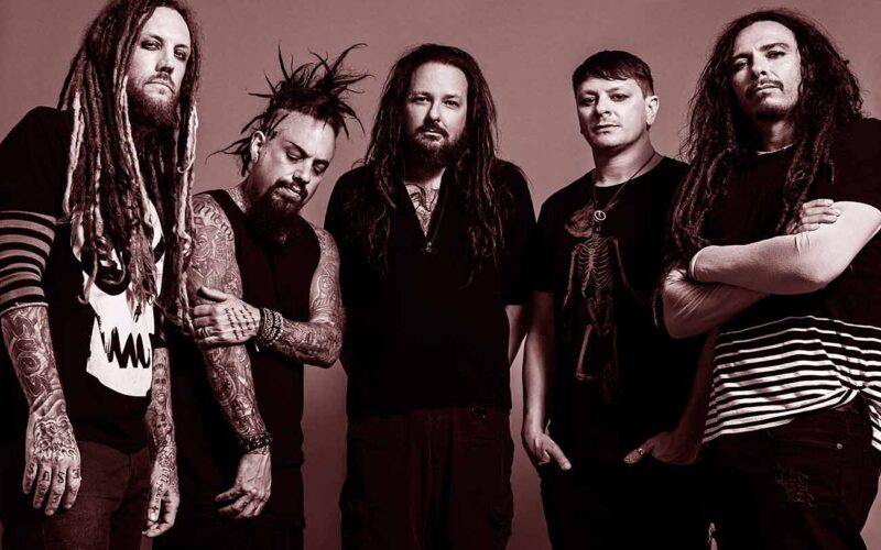 Qué estilo musical tocan Korn