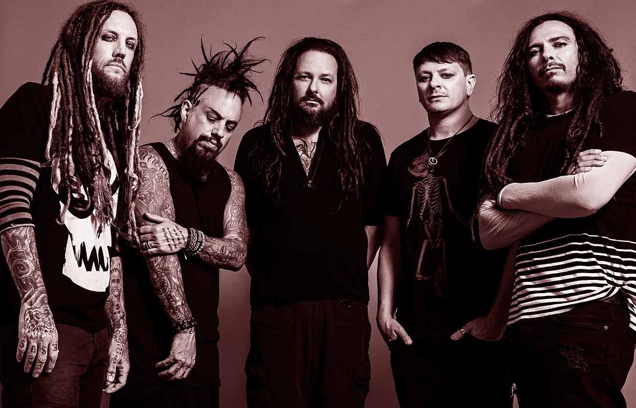 Qué estilo musical tocan Korn