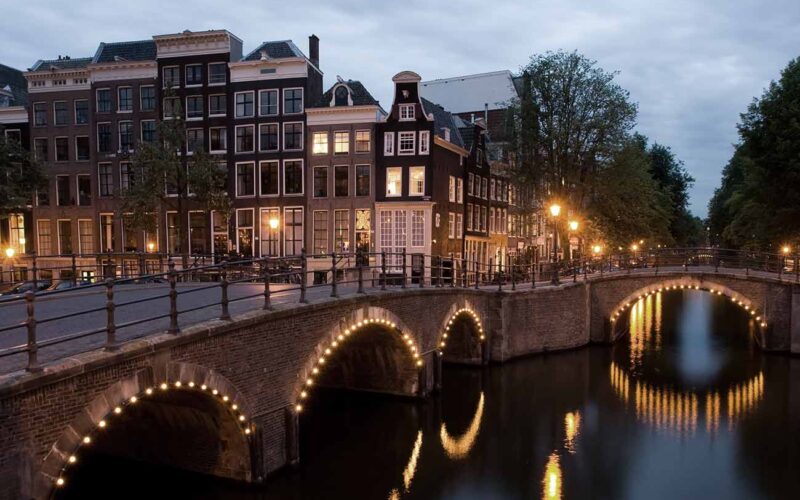 Ámsterdam es la capital de Holanda