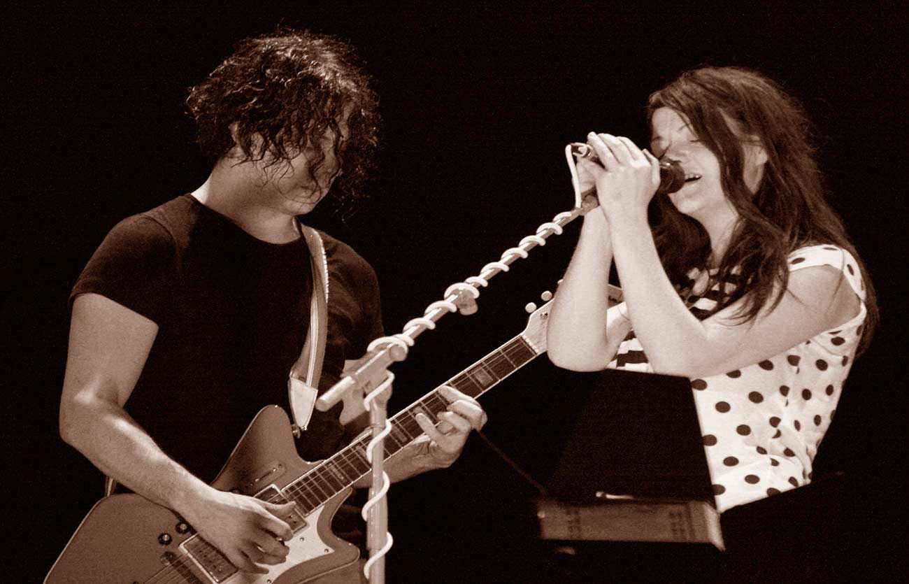 Qué estilo musical tocan The White Stripes