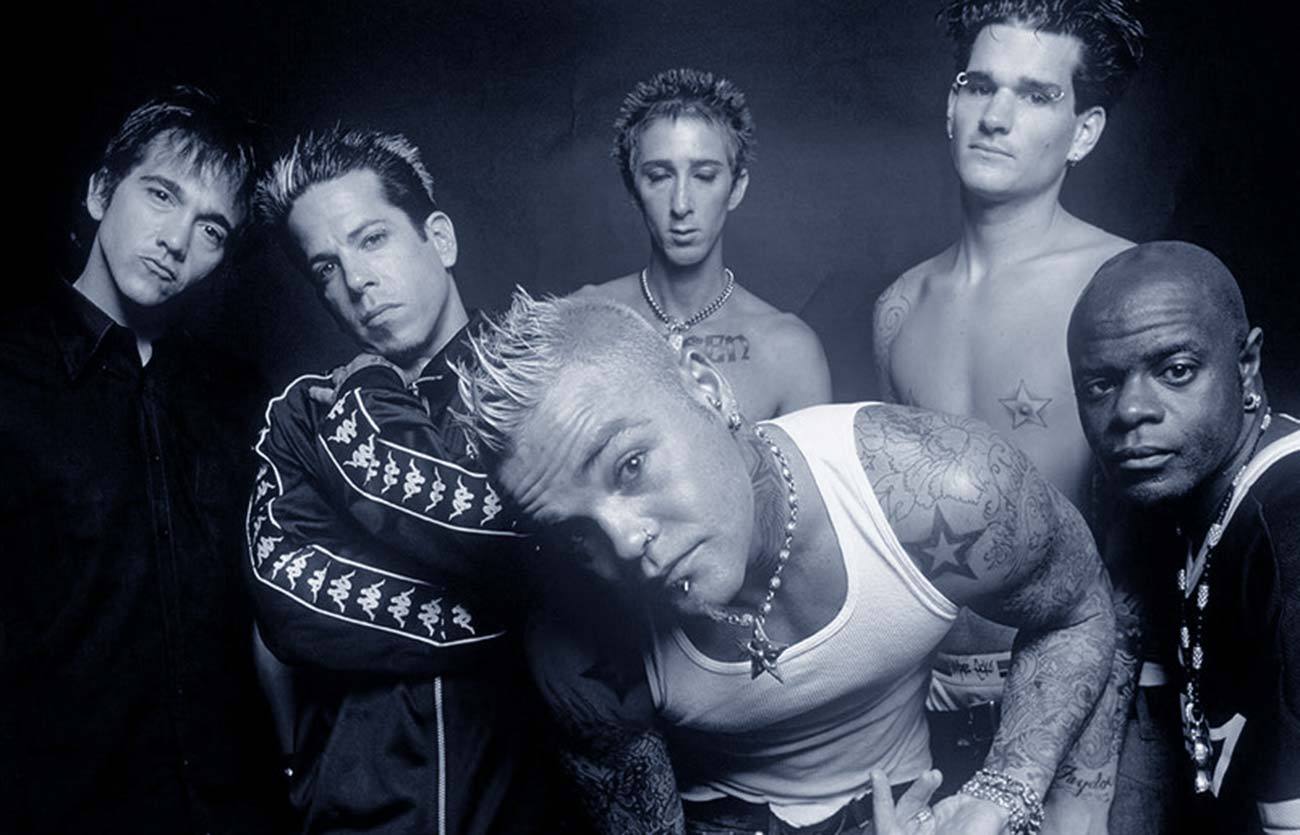Crazy began. Группа Crazy Town. Crazy Town солист. Группа Crazy Town сейчас.