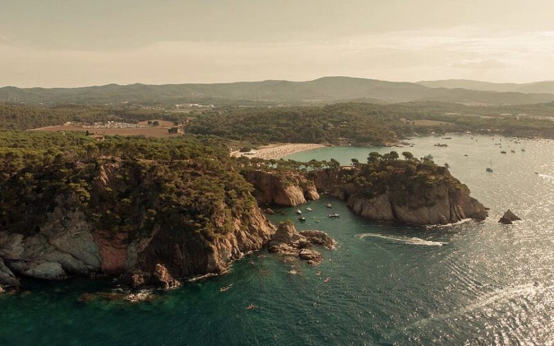 Cuál es la temperatura de la Costa Brava durante el año