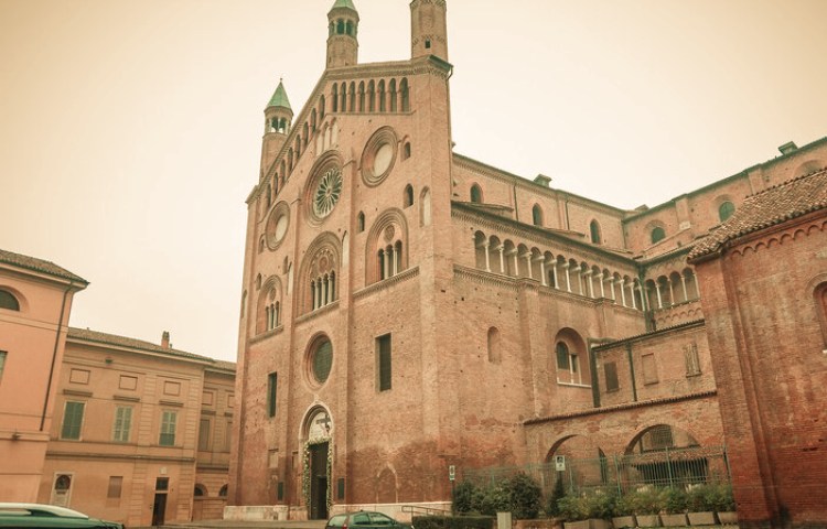 Cuál es la historia y origen de la ciudad de Cremona