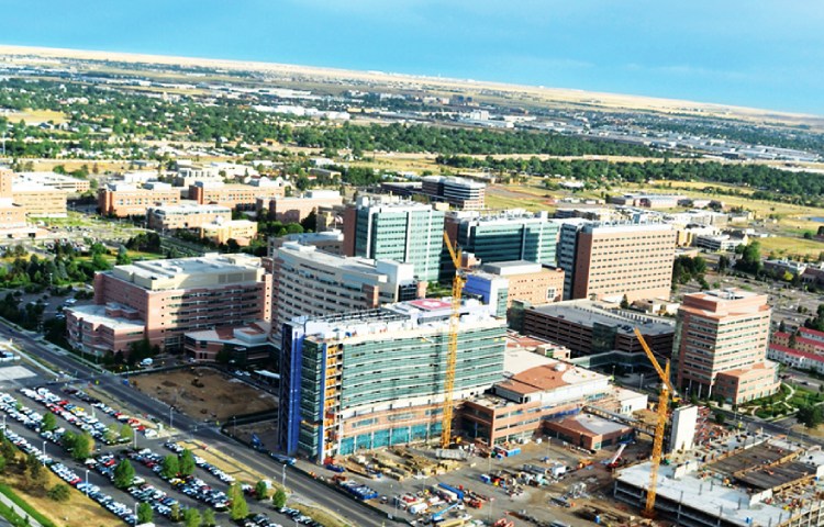 Cuál es el origen de la ciudad de Aurora, Colorado