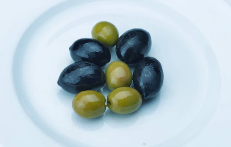 Diferencia nutricional entre aceituna verde y negra