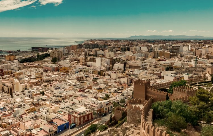 Cuál es el origen de Almería