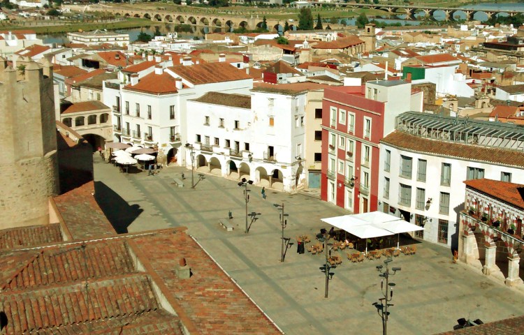 Cuál es el origen de Badajoz