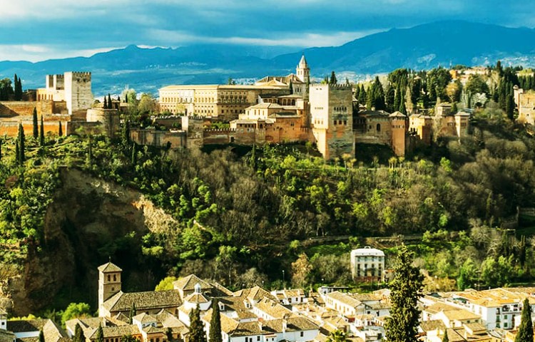Cuál es el origen de Granada