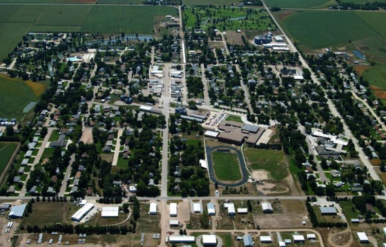 Cuál es el origen de la ciudad de Henderson, Nebraska