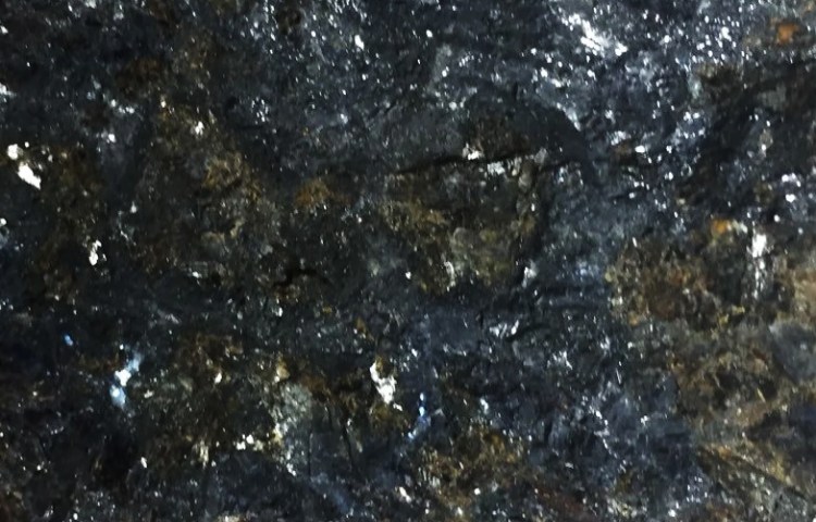 Ejemplos de minerales metálicos industriales no ferrosos
