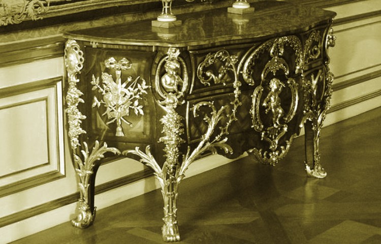 Qué característica destaca en el mobiliario Rococó
